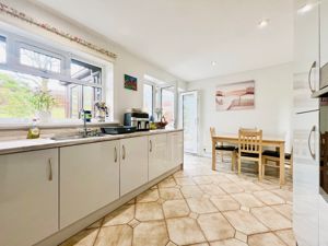 Kitchen diner- click for photo gallery